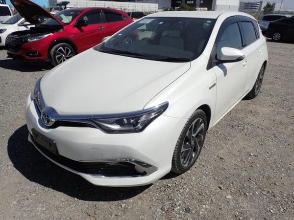 Toyota Auris Hatchback, Petrol Hybrid, 2016, White