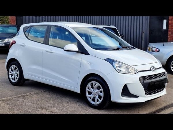 Hyundai i10 Hatchback, Petrol, 2019, White