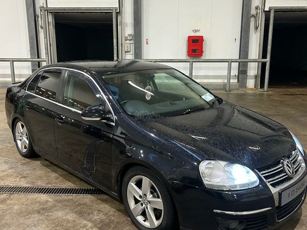 Volkswagen Jetta Saloon, Diesel, 2011, Black