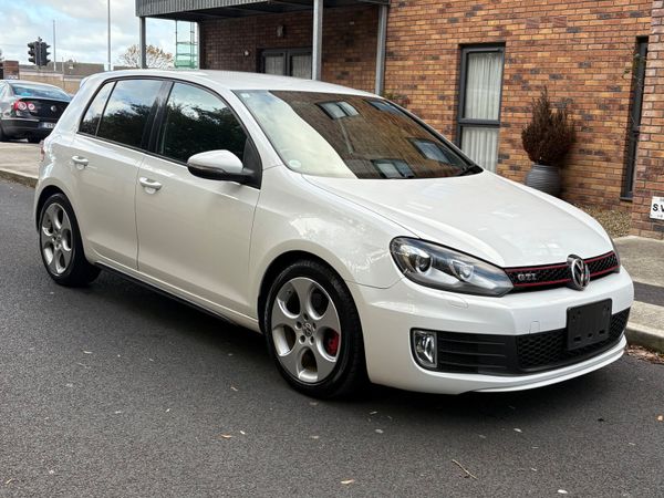 Volkswagen Golf Hatchback, Petrol, 2011, White