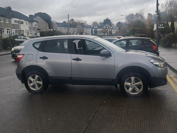 Nissan Qashqai Hatchback, Diesel, 2012, Blue