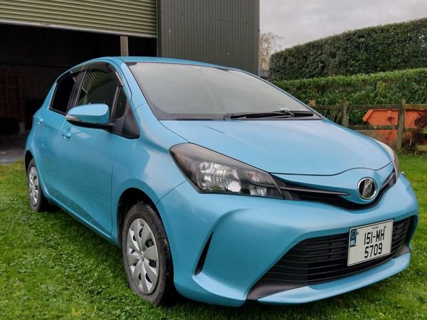 Toyota Vitz Hatchback, Petrol, 2015, Blue