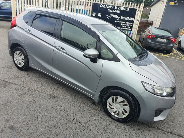 Honda Fit Hatchback, Petrol Hybrid, 2014, Silver