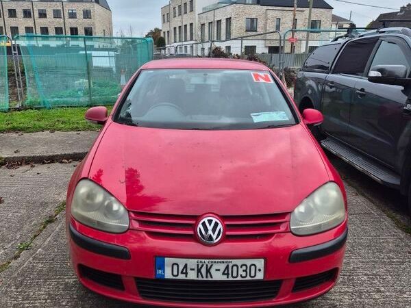 Volkswagen Golf Hatchback, Petrol, 2004, Red