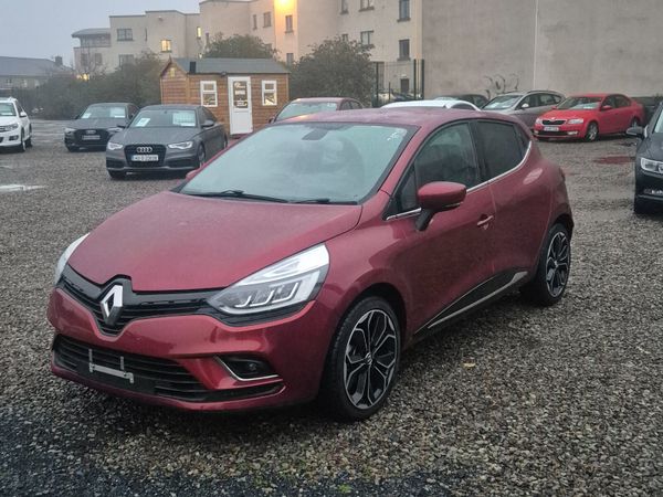 Renault Clio Hatchback, Petrol, 2018, Red