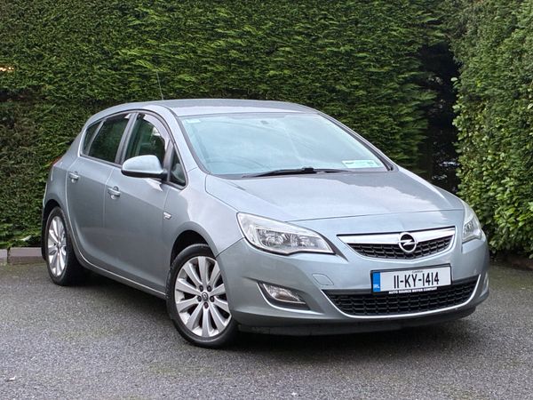 Opel Astra Hatchback, Diesel, 2011, Silver