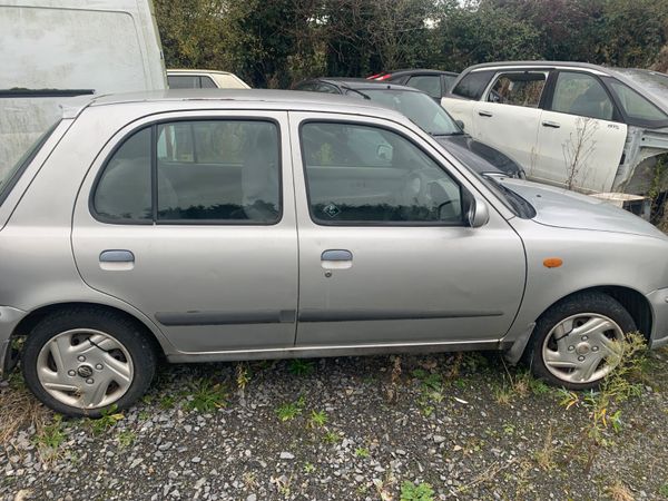 Nissan Micra Hatchback, Petrol, 2001, Silver