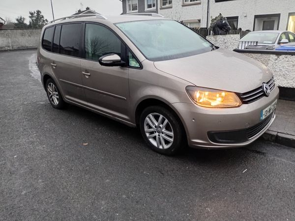 Volkswagen Touran MPV, Diesel, 2013, Beige