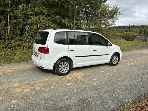 Volkswagen Touran MPV, Diesel, 2014, White