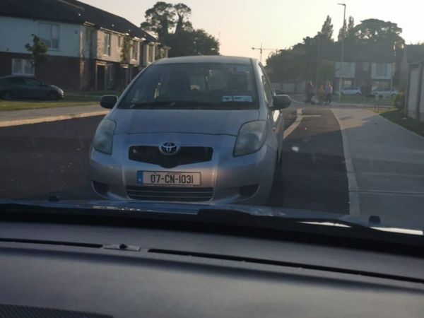 Toyota Yaris Hatchback, Petrol, 2007, Silver