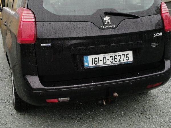Peugeot 5008 MPV, Diesel, 2016, Black