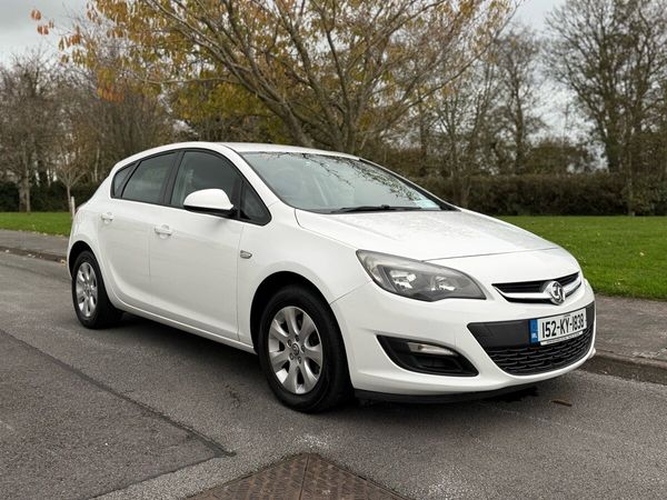 Vauxhall Astra Hatchback, Diesel, 2015, White