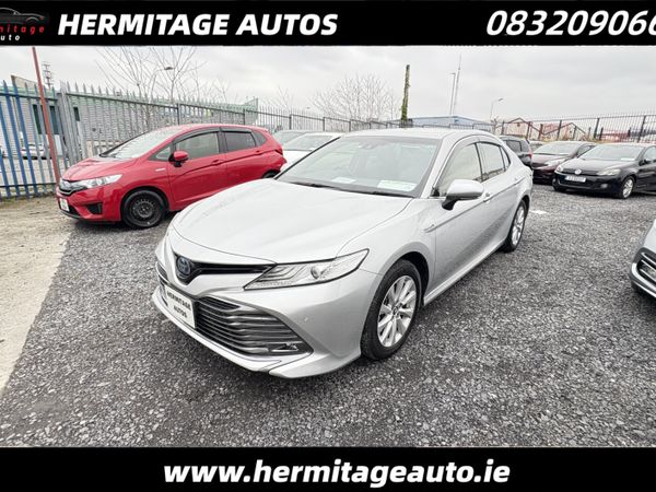 Toyota Camry Saloon, Petrol Hybrid, 2019, Silver