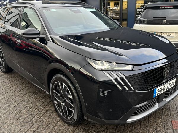 Peugeot 5008 MPV, Petrol, 2025, Black