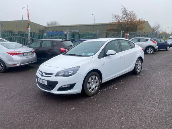 Opel Astra Saloon, Petrol, 2014, White