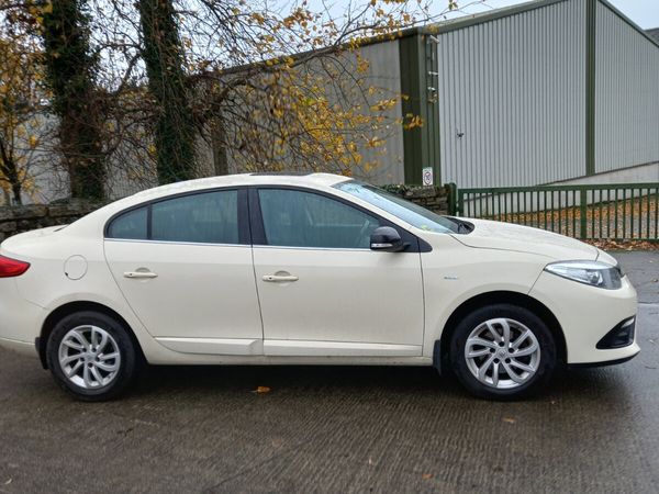 Renault Fluence Saloon, Diesel, 2016, Yellow