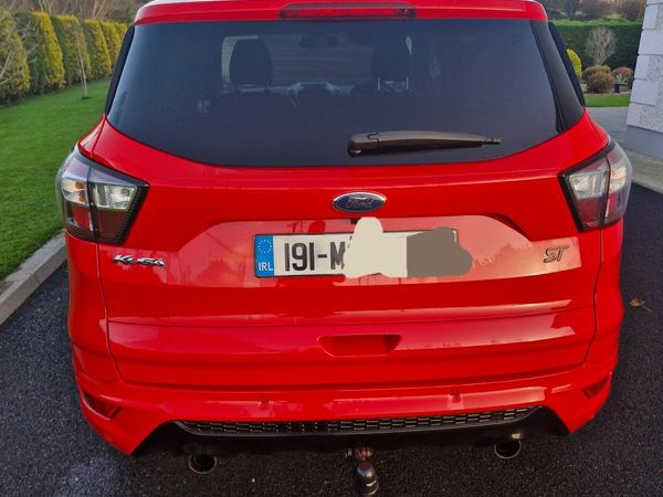 Ford Kuga SUV, Diesel, 2019, Red