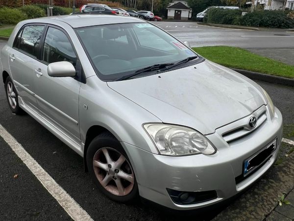 Toyota Corolla Hatchback, Petrol, 2004, Silver