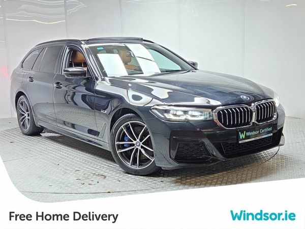 BMW 5-Series Estate, Petrol Plug-in Hybrid, 2023, Black