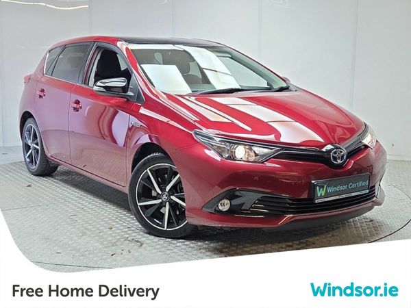 Toyota Auris MPV, Petrol Hybrid, 2018, Red