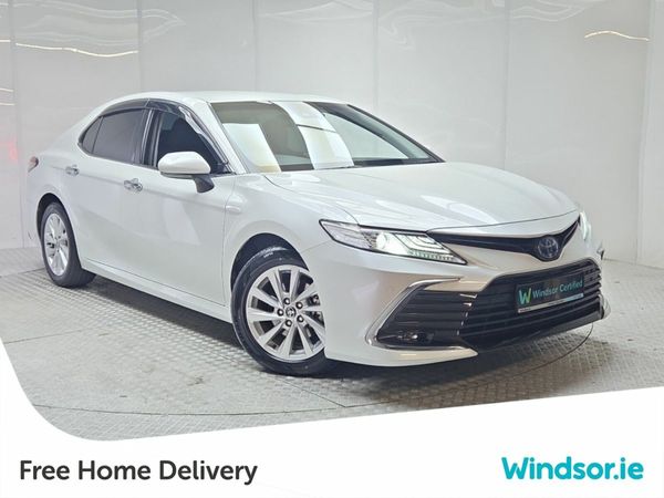 Toyota Camry Saloon, Petrol Hybrid, 2022, White