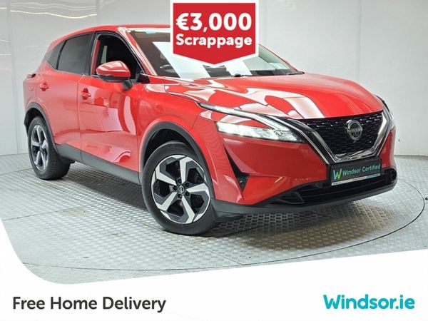 Nissan Qashqai MPV, Petrol Hybrid, 2022, Red