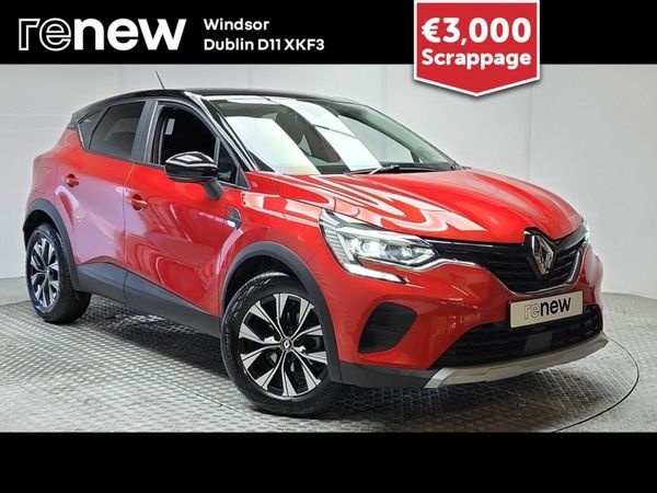 Renault Captur Hatchback, Petrol, 2023, Red