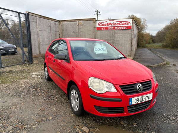 Volkswagen Polo Hatchback, Petrol, 2009, Red