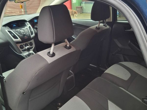 Ford Focus Hatchback, Petrol, 2013, Blue
