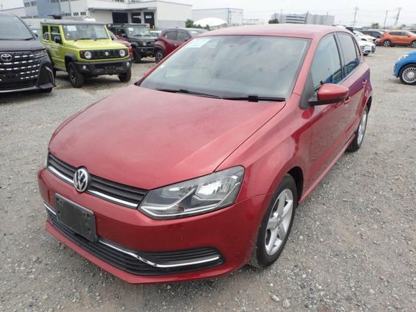 Volkswagen Polo Hatchback, Petrol, 2014, Red