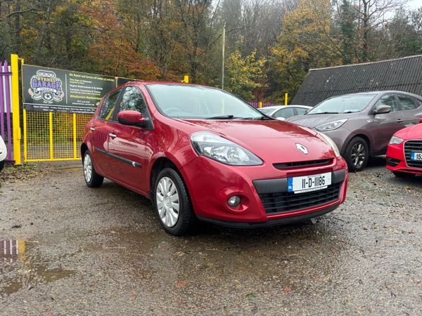 Renault Clio Hatchback, Petrol, 2011, Red