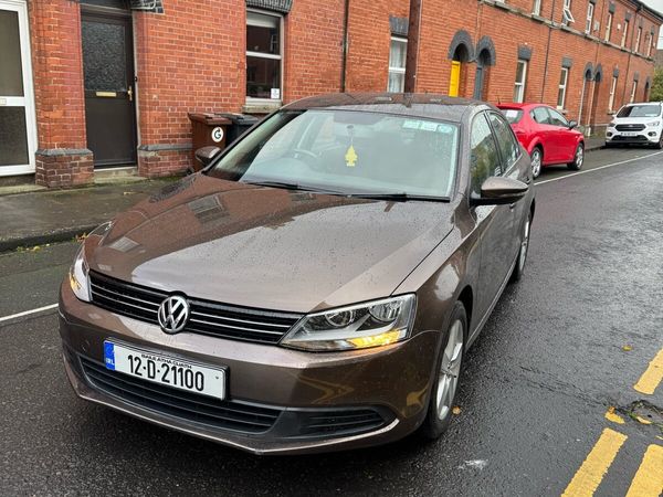 Volkswagen Jetta Saloon, Diesel, 2012, Brown