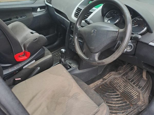 Peugeot 207 Hatchback, Diesel, 2008, Grey