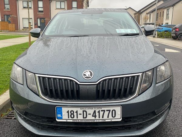 Skoda Octavia Saloon, Diesel, 2018, Grey
