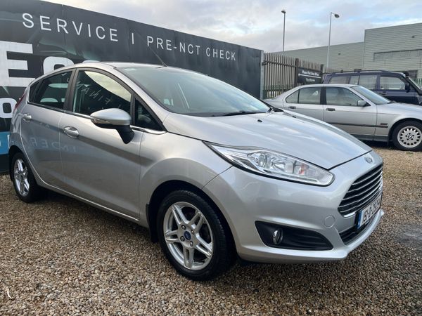 Ford Fiesta Hatchback, Petrol, 2015, Silver