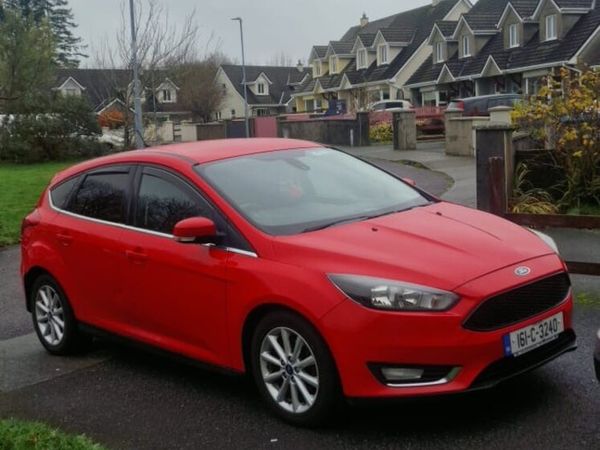 Ford Focus Hatchback, Diesel, 2016, Red