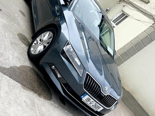 Skoda Superb Saloon, Diesel, 2019, Grey