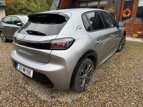 Peugeot 208 Hatchback, Electric, 2022, Grey