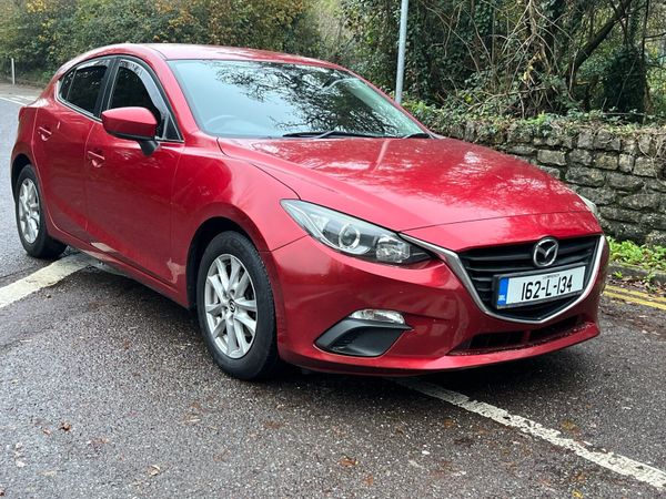 Mazda Mazda3 Hatchback, Petrol, 2016, Red