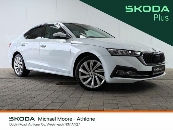 Skoda Octavia Saloon, Diesel, 2022, White