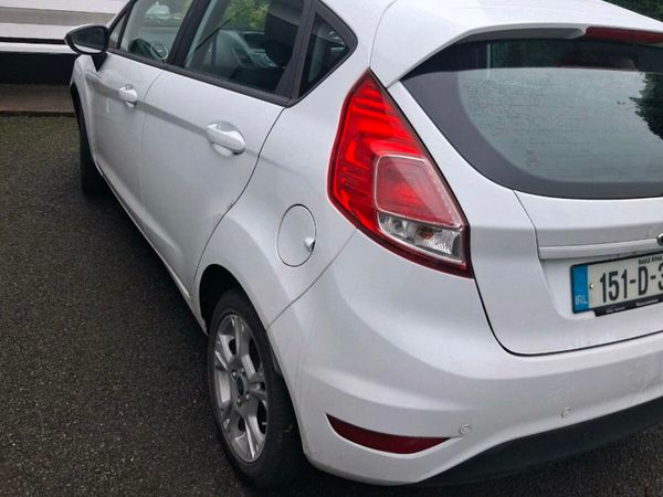 Ford Fiesta Hatchback, Petrol, 2015, White