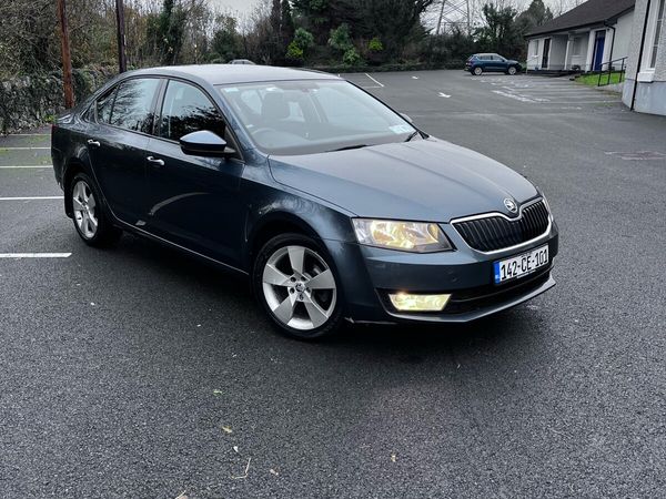 Skoda Octavia Saloon, Diesel, 2014, Grey