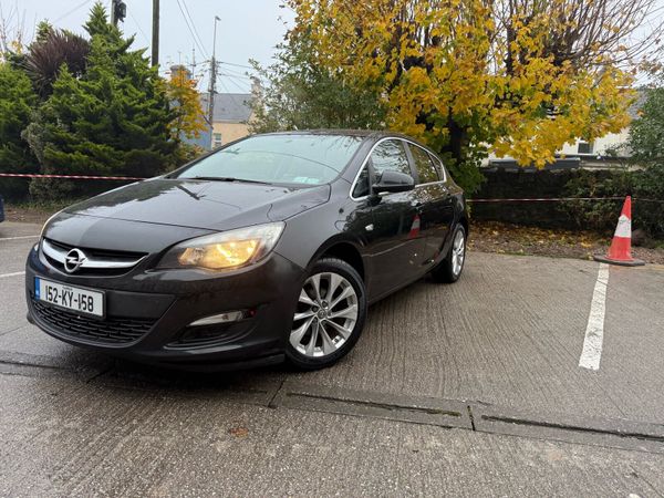 Opel Astra Hatchback, Petrol, 2015, Black