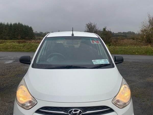 Hyundai i10 Hatchback, Petrol, 2013, White