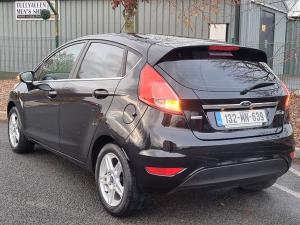 Ford Fiesta Hatchback, Petrol, 2013, Black