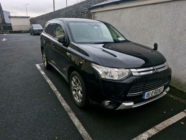 Mitsubishi Outlander SUV, Petrol Plug-in Hybrid, 2015, Black