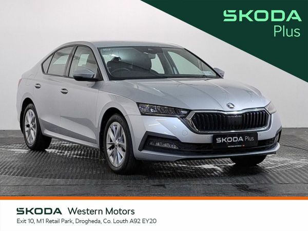 Skoda Octavia Saloon, Petrol, 2023, Silver