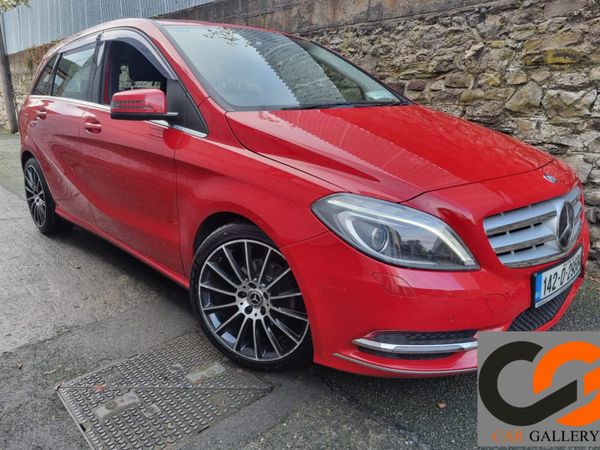 Mercedes-Benz B-Class MPV, Petrol, 2014, Red