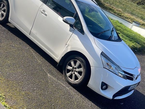Toyota Verso MPV, Diesel, 2015, White