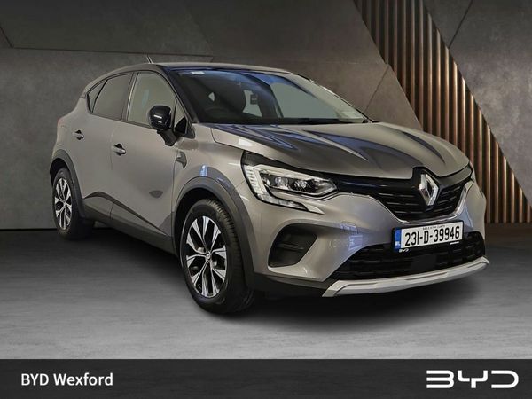 Renault Captur Hatchback, Petrol, 2023, Grey